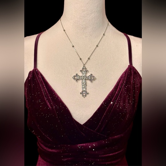 Gothic Cross Charm Necklace Floral Design Big Punk Goth Silver Tone - Picture 12 of 12